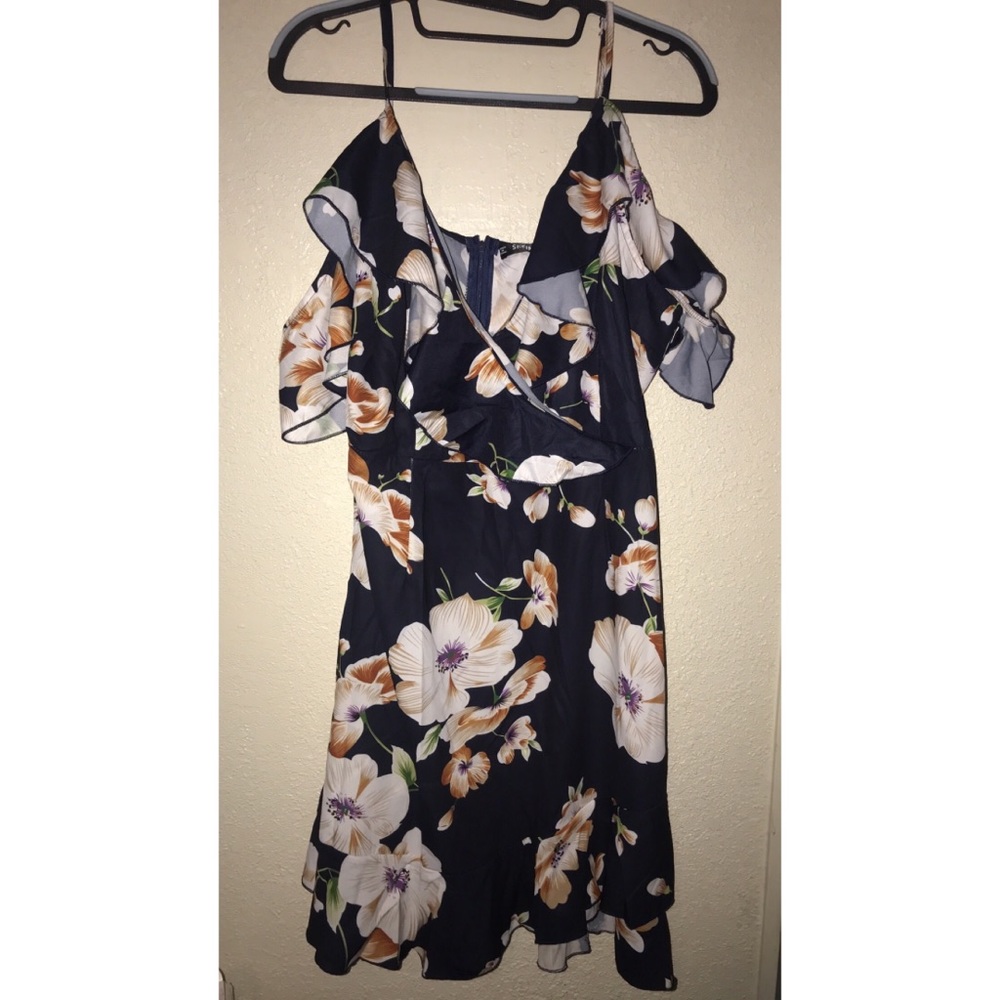 Mini dress - Picture 2 of 3